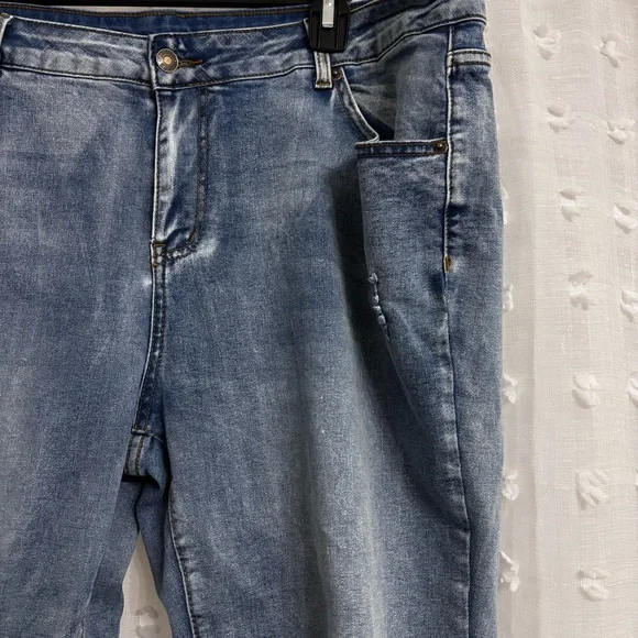 Like New XXL Crop Flare Jeans High Waist Rip Distressed Wide Leg Stretch Raw Hem - Picture 10 of 11